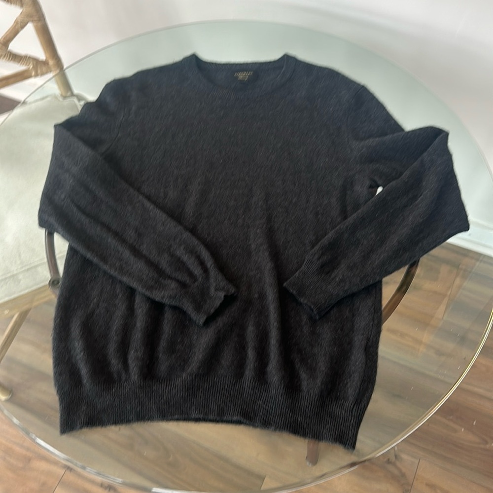 Men’s cashmere sweater